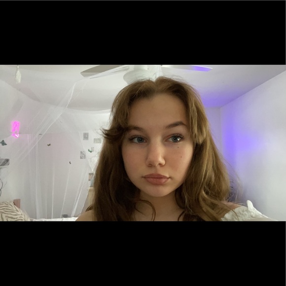 Meet your Posher, Ava - Picture 1 of 1